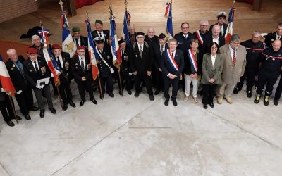 Cérémonie de remise de médailles aux Portes-Drapeaux anciens combattants.